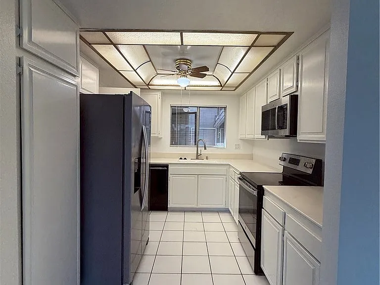 3330 Bahia Blanca W #C — Photo 6