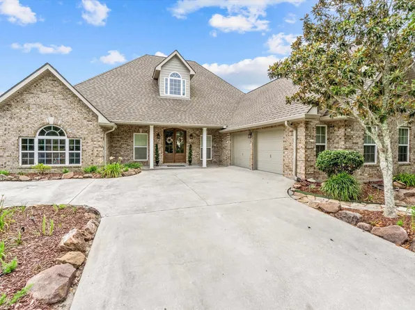 11747 Home Port Dr, Saint Amant, LA 70774