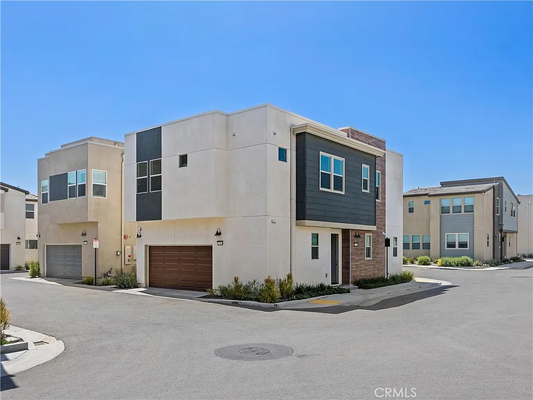27448 Pioneer Ct — Photo 4