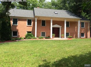39 Cherry Ln, Upper Saddle River, NJ 07458