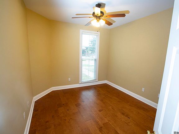 5th image of 732 Troutbeck Dr