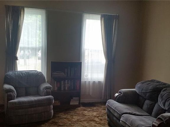 3rd image of 944 Highland St