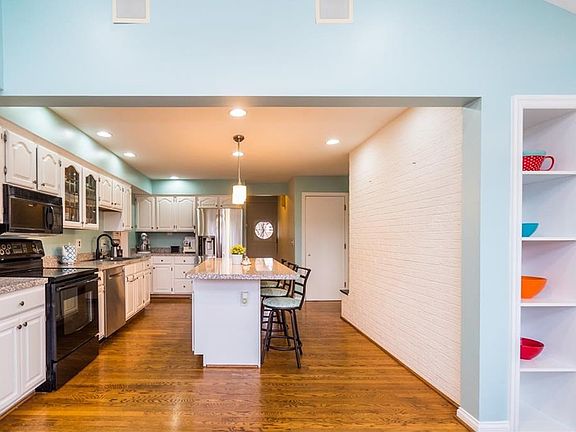 5th image of 5457 Woodbridge Ln
