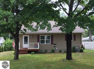 919 Avenue E E, Traverse City, MI 49686