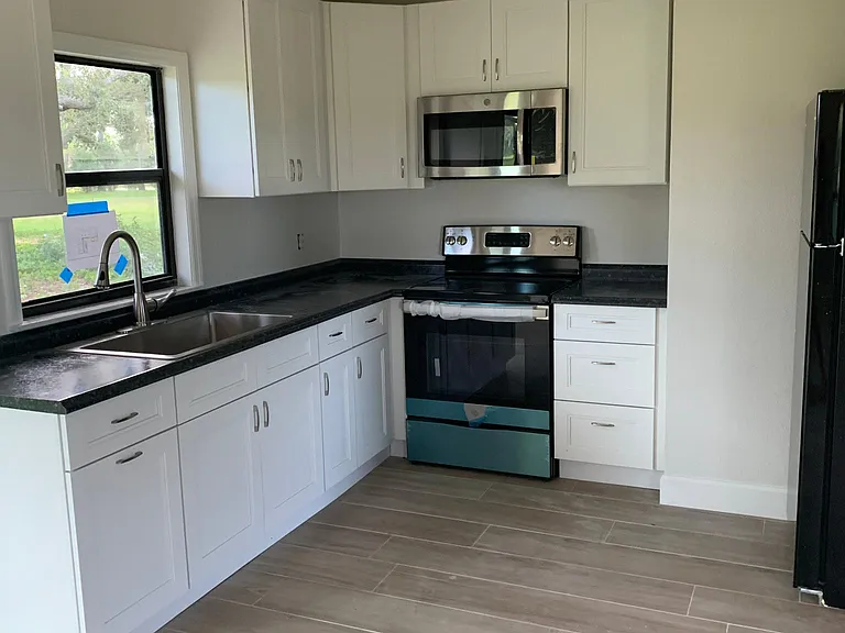 7909 Valencia Rd — Photo 2