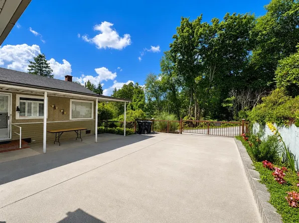 4409 Marine Dr, Burnaby, BC V5J 3G1