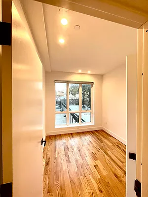 Rented by Pear NYC LLC | media 31