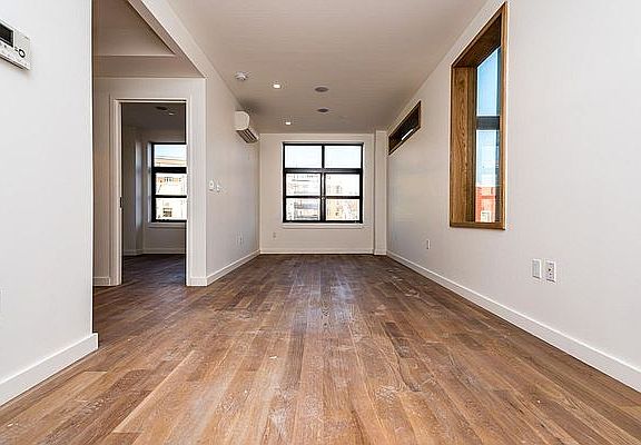 5th image of 555 Graham Ave APT 2A