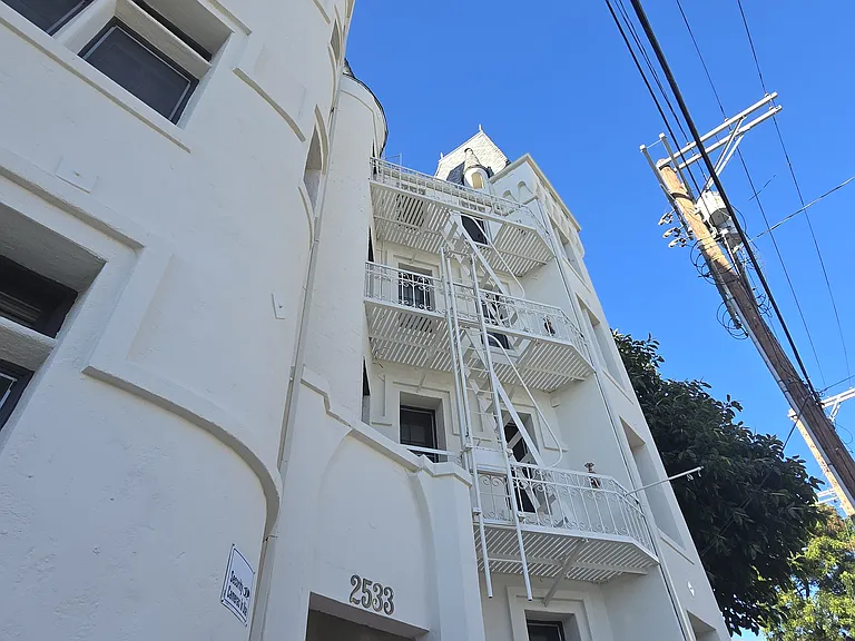 MONTE VISTA APARTMENTS — Photo 2
