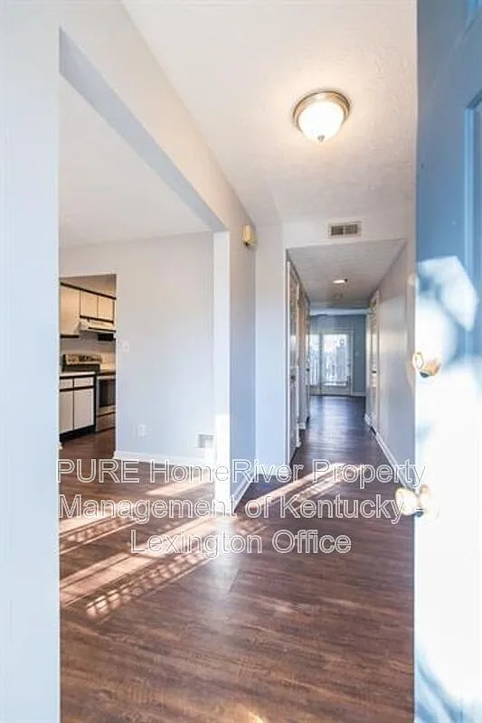 2 bed, 2.5 bath, 1400 sqft, $1,795 — Photo 2