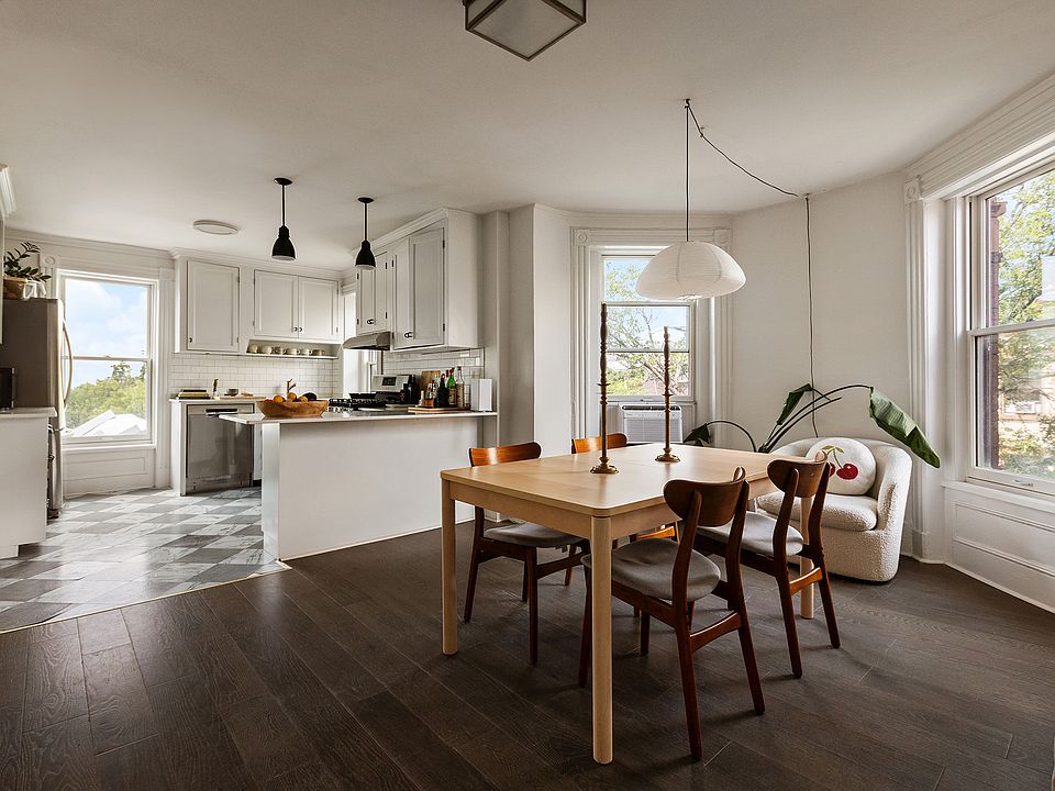 1st image of 374 14th St #4
