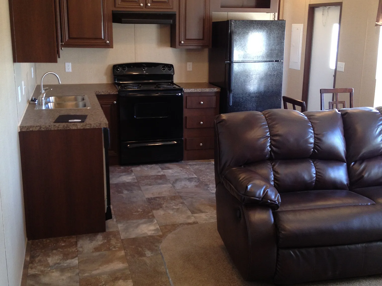 3 bed, 924 sqft, $3,500 — Photo 4