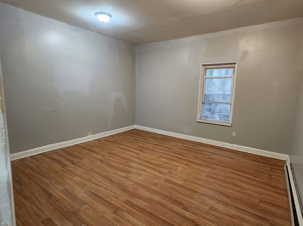138-140 Clinton Ave #B