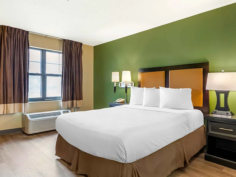Studio Suite - 1 Queen Bed