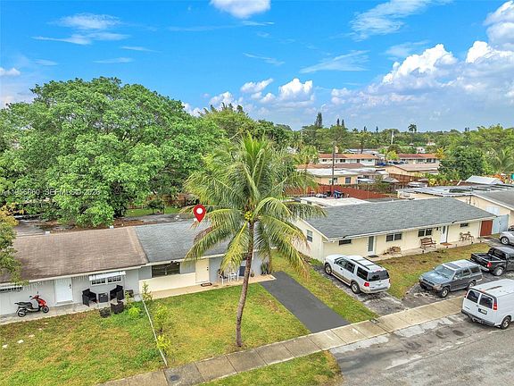 3rd image of 7021 SW 19th Pl