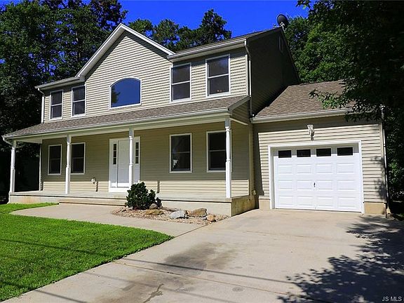 3rd image of 46 Willow St