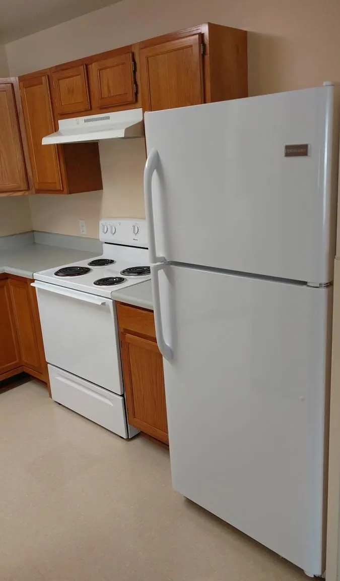 2 bed, 880 sqft, $600 — Photo 3