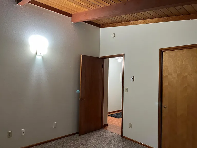 810 SE 217th Ave — Photo 12