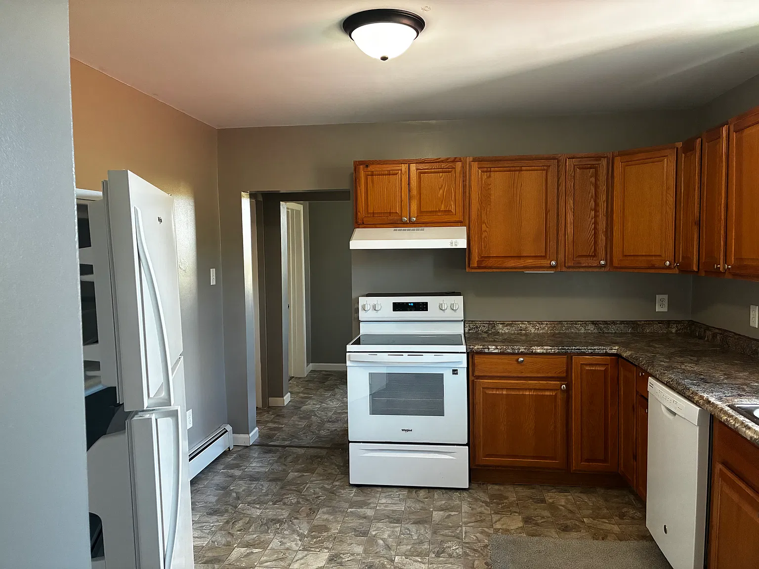 2 bed, 950 sqft, $1,200 — Photo 3