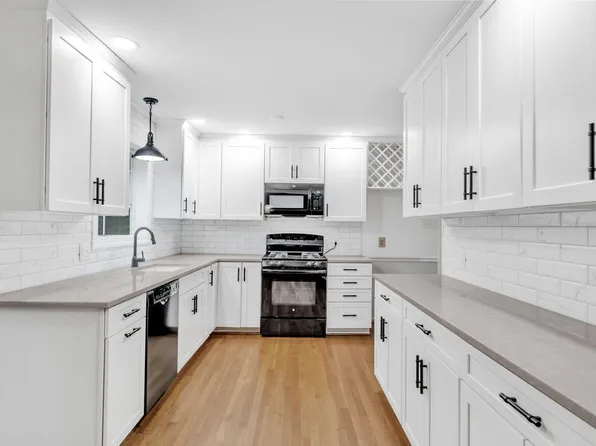 408 Brookcliff Ln, Cary, NC 27511