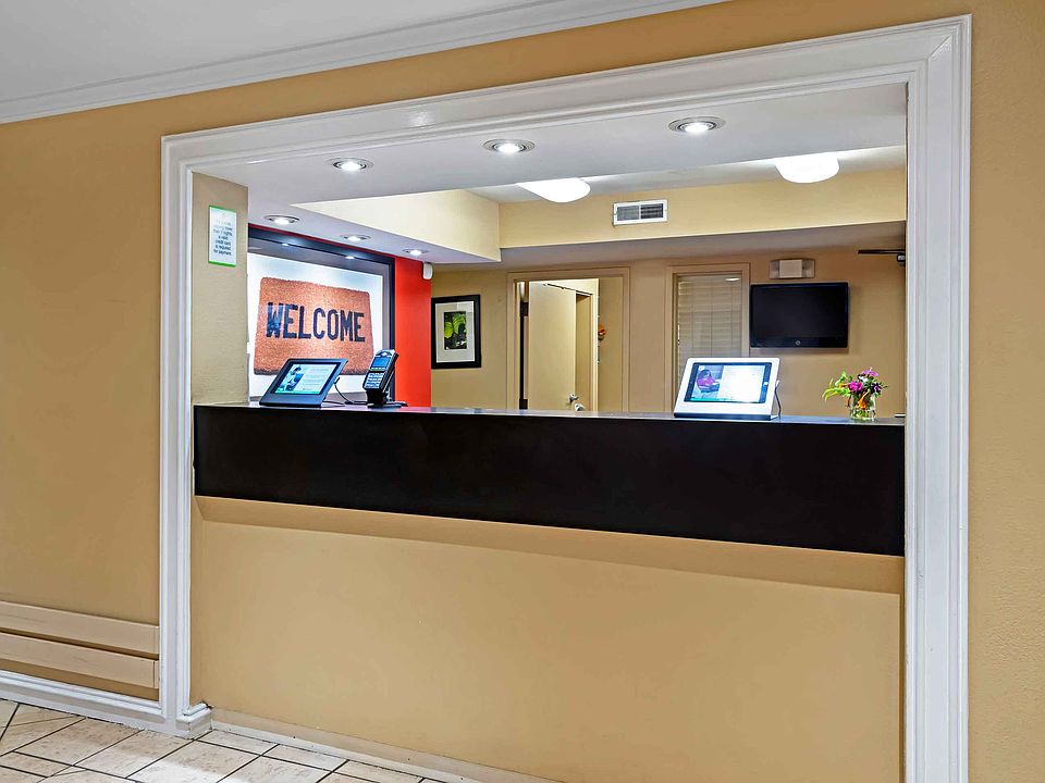 Lobby and Guest Check-in