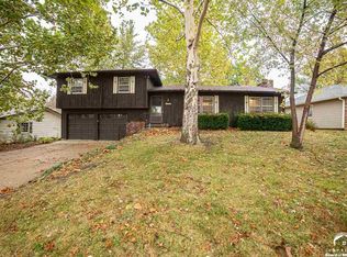 2912 Moccasin Dr, Lawrence, KS 66049