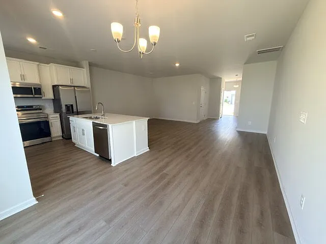 121 Bartlett Dr — Photo 35