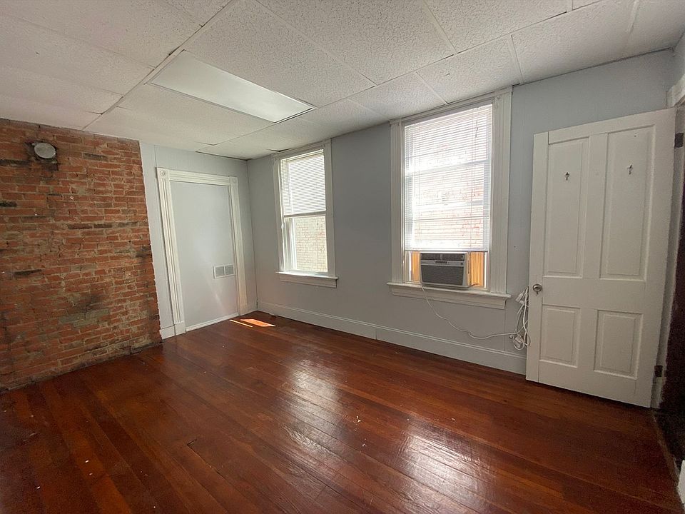 1st image of 2359 W Clifton Ave