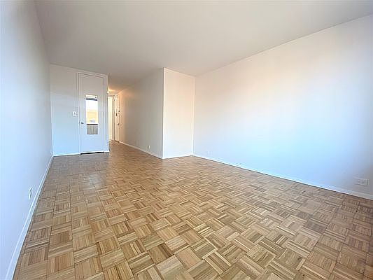 4th image of 393 W 49th St APT 4N