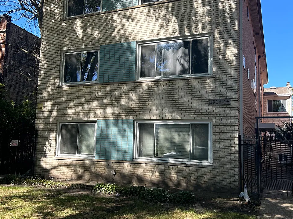 1916 W Touhy Ave #3