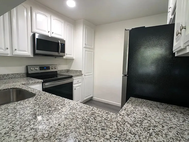 2254B Almaden Rd #1 — Photo 9