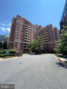4808 Moorland Ln APT 613, Bethesda, MD, 20814