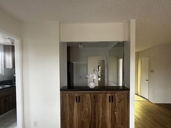 4th image of 23907 Friar St