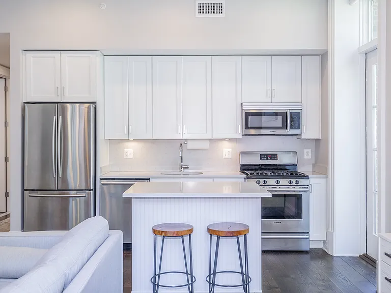 901 D St NE #1 — Photo 9
