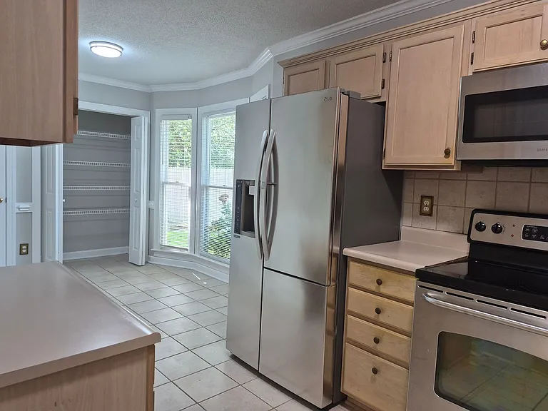 415 Park Ave #100 — Photo 5