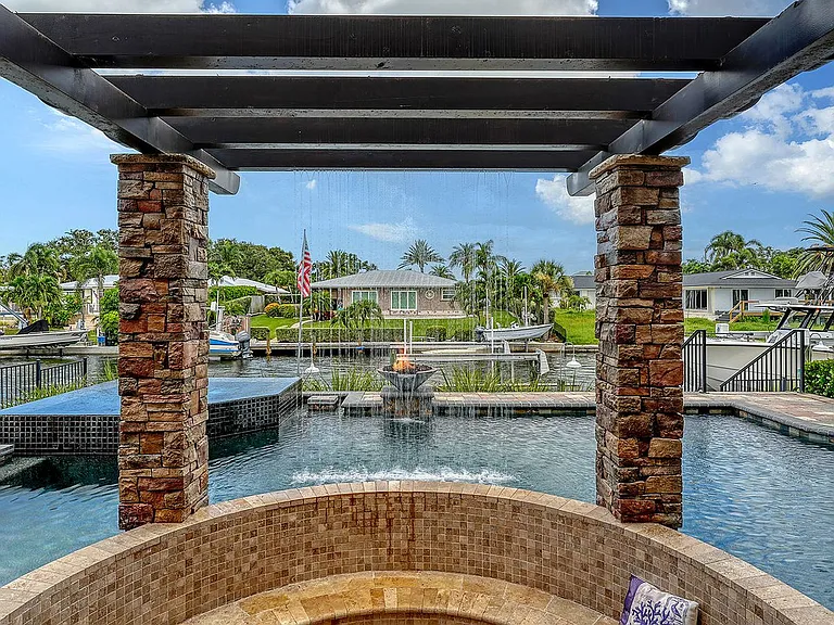 7760 Holiday Dr #3-ID1590870P — Photo 38