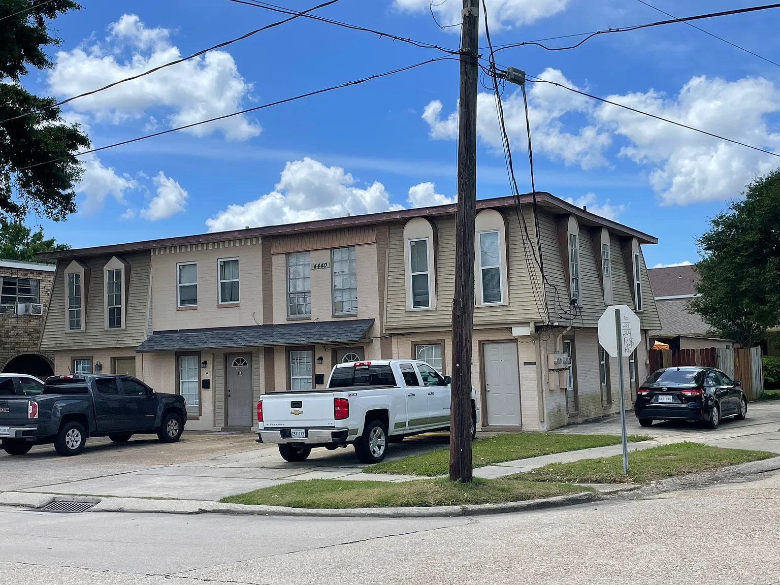 2 bed, 1.5 bath, 1000 sqft, $1,200 — Photo 1