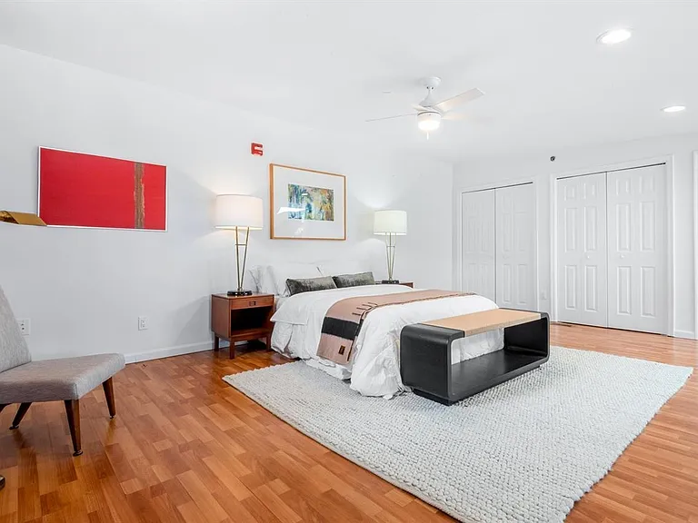 46 Irving St #2R — Photo 30