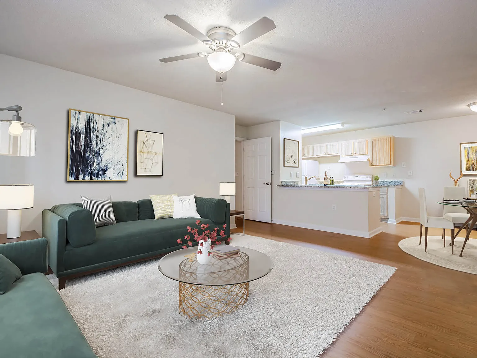 Riverstock Apartments — Photo 1