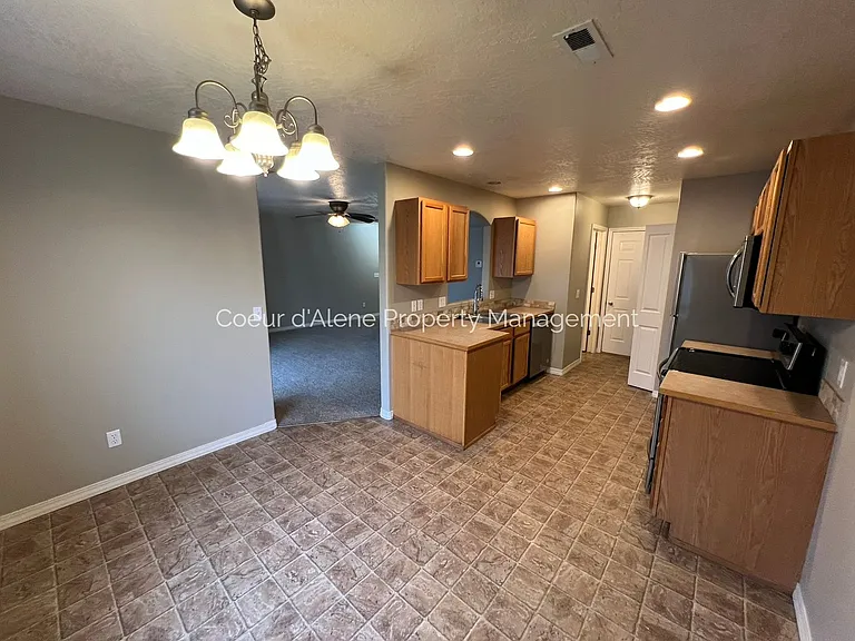 7355 N Calamonte Ln — Photo 4