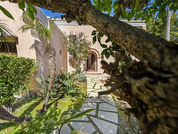 2nd image of 3653 Shannon Rd