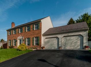 22 Briarwood Ln, Ephrata, PA 17522