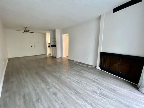 3rd image of 938 4th St APT 209