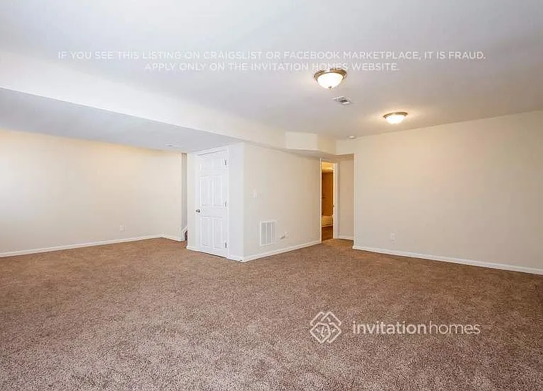 524 Fox Run Cir — Photo 17