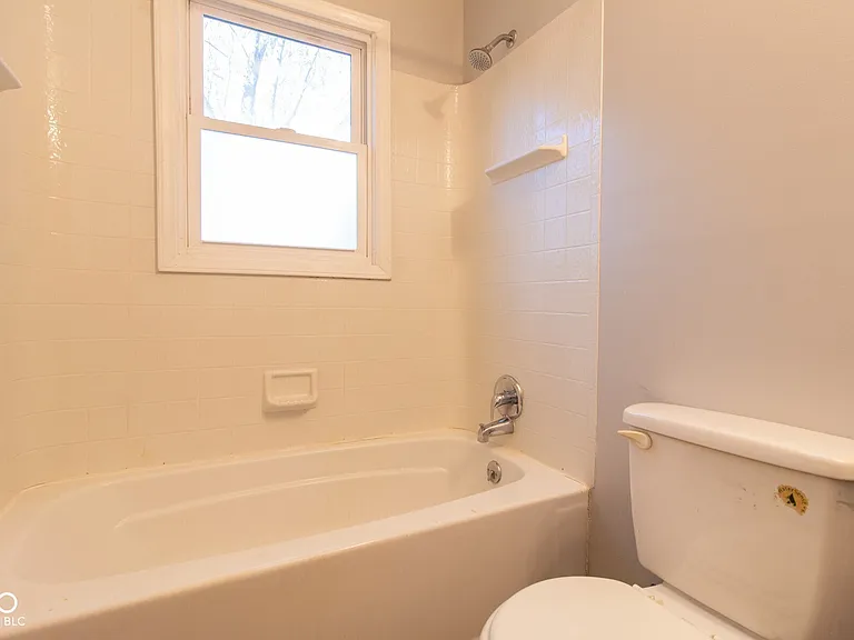 2510 W 38th St — Photo 14