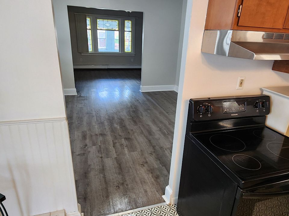 1st image of 370 Winola Ave #1