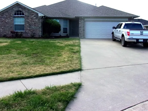 1909 Northwood Ct, Sulphur Springs, TX 75482