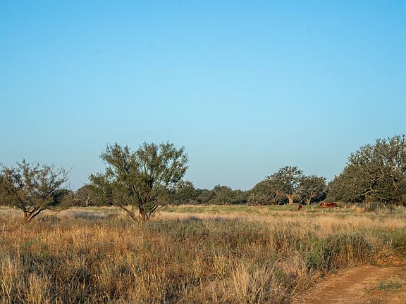 4th image of 208 County Road 208