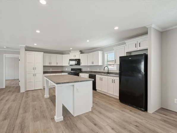 Friendly Village, 27696 Oregon Rd #D50a58a26, Perrysburg, OH 43551