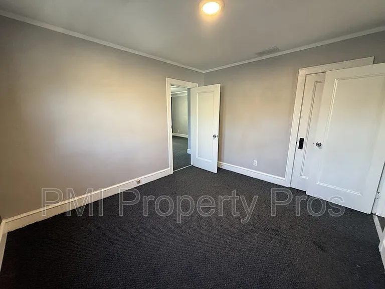 4043 N 24th Pl — Photo 7
